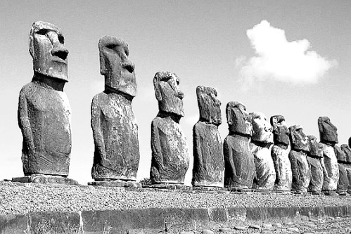 Easter_island_heads